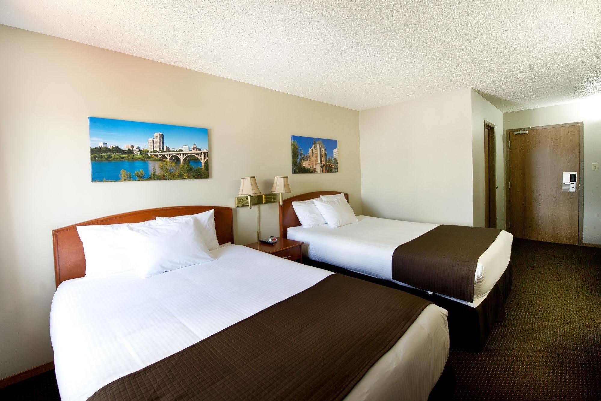 Riviera Motor Inn Саскатун Екстериор снимка