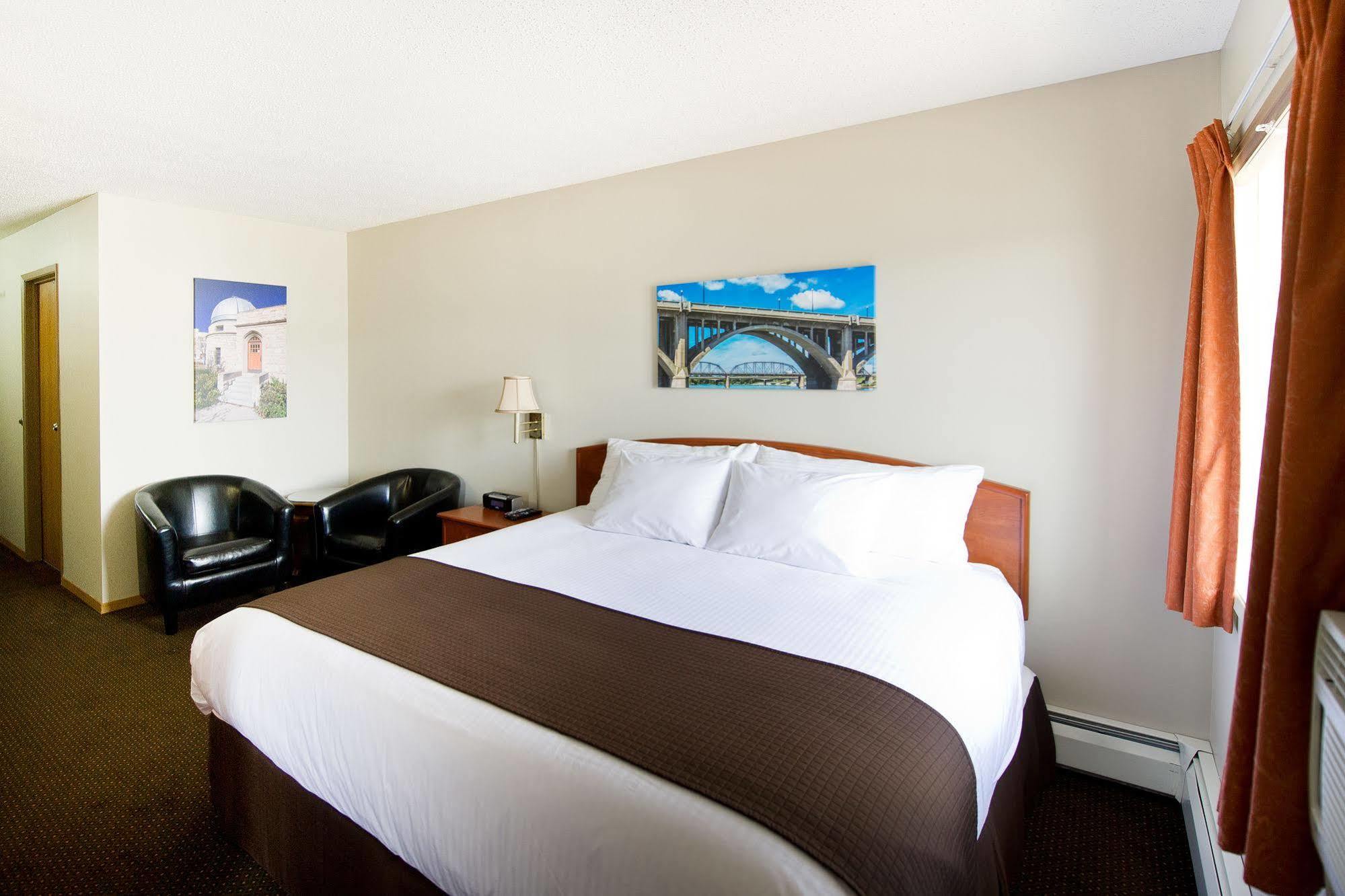 Riviera Motor Inn Саскатун Екстериор снимка